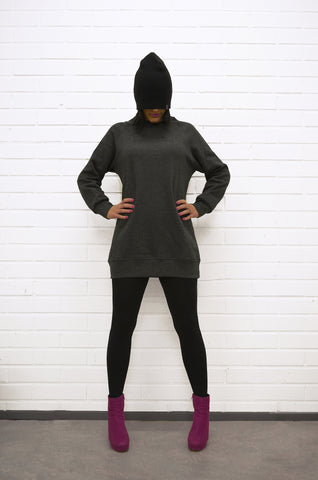 Loosefit sweatshirt for women. Numbered from 1-100